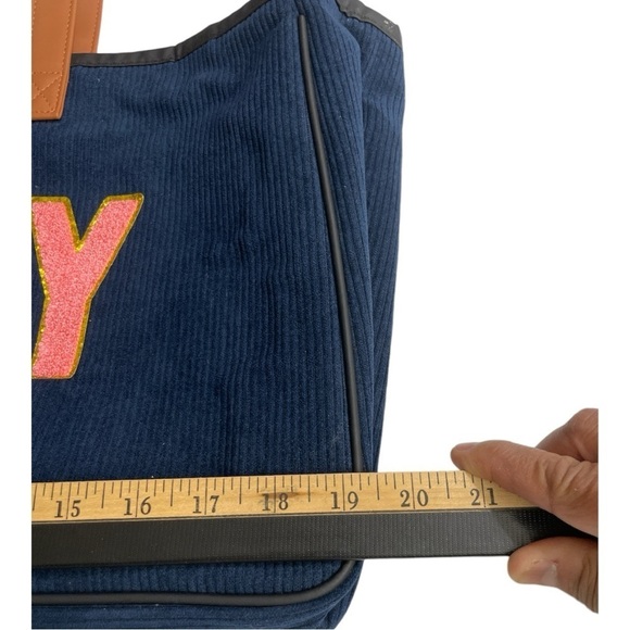Simply Southern Corduroy Sparklebag Tote "VACAY"
Navy Blue 18.5"x11"×5" - Picture 6 of 11